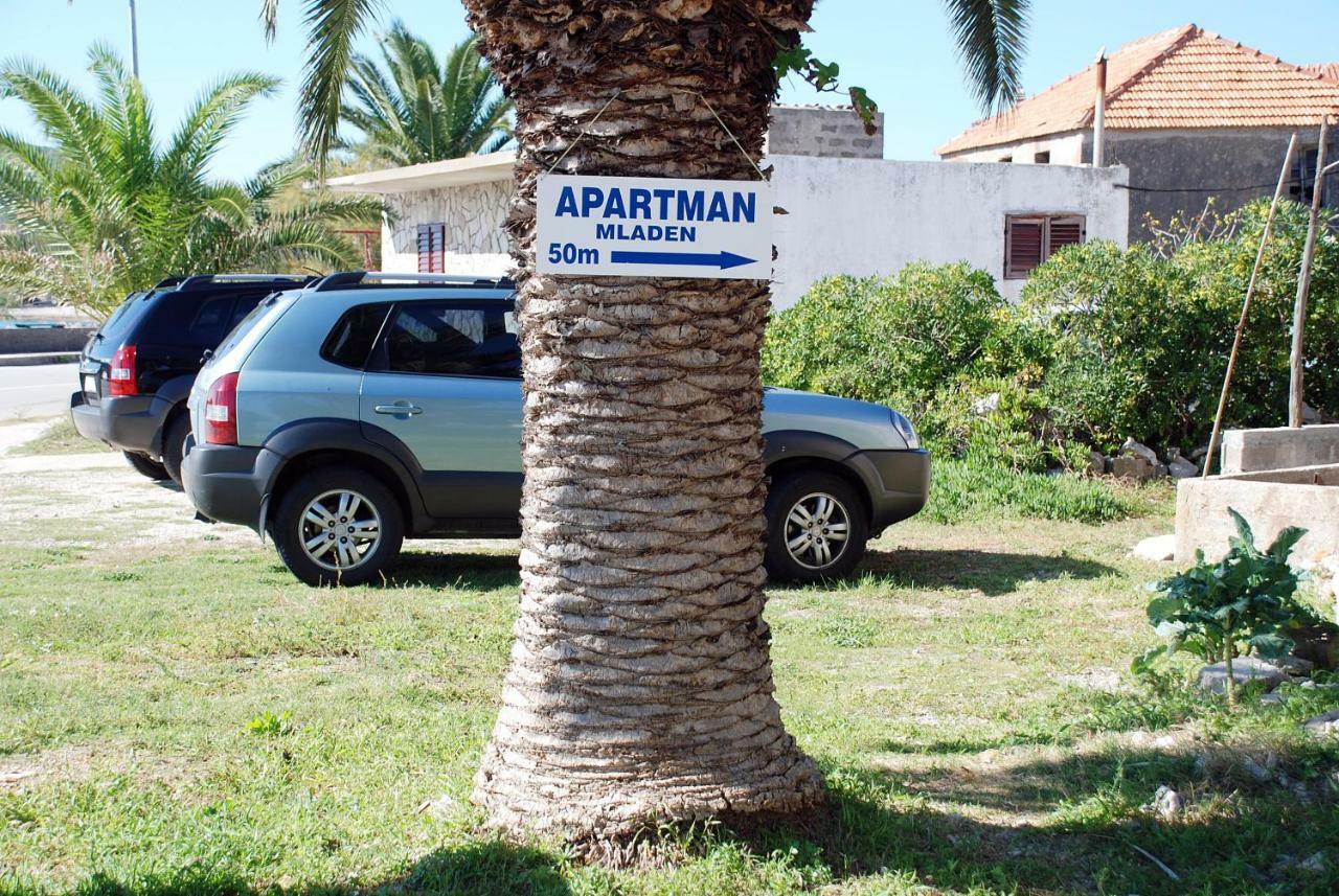 Apartments Mladen Sućuraj 外观 照片